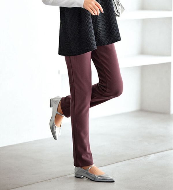 BELLUNA（ベルーナ）の「マシュマロみたいな裏ベロアなめらかストレッチパンツ（フルレングスパンツ）」｜ワイン