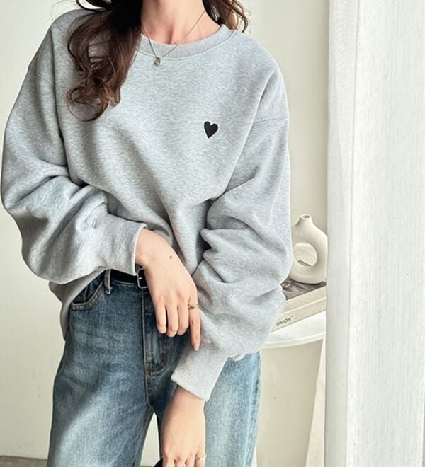 GeeRA（ジーラ）の「ロゴ＆ハート刺しゅう裏起毛スウェット（トレーナー・スウェット）」｜詳細画像