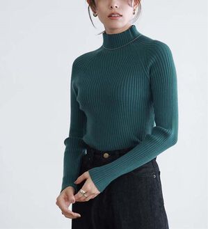 Pierrot（ピエロ）の「着回しストレッチリブハイネックニット（ニット・セーター）」｜ブルーグリーン