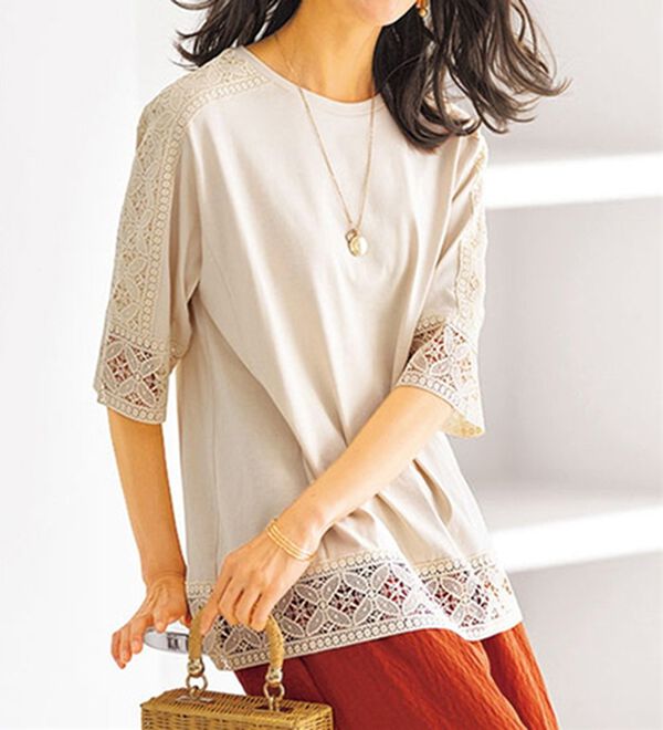 BELLUNA（ベルーナ）の「花柄レース使いデザインプルオーバー（カットソー）」｜アイボリー