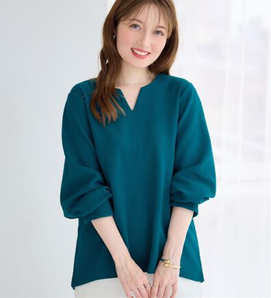 alotta（アロッタ）の「【シワになりにくい】エンボス裏起毛キーネックゆるトップス（カットソー）」