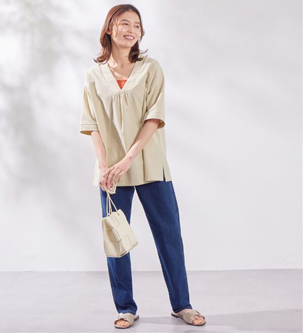 Viola e Viola（ヴィオラ エ ヴィオラ）の「綿１００％Ｖネックブラウス（ブラウス）」｜詳細画像