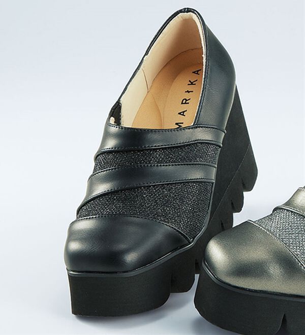 BELLUNA（ベルーナ）の「４Ｅ異素材切替キャタピラーシューズ（スリッポン）」｜ブラック