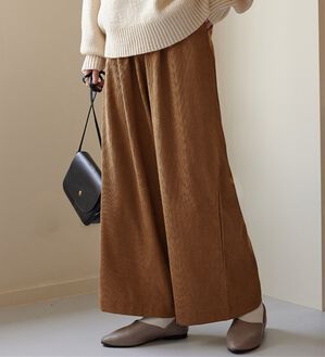 Viola e Viola（ヴィオラ エ ヴィオラ）の「あったか裏地コーデュロイパンツ（ワイドパンツ・ガウチョ）」｜キャメル