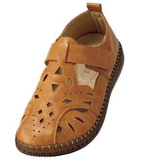 BELLUNA（ベルーナ）の「ステッチ使いゆったりカットワークサンダル（サンダル・ミュール）」｜キャメル