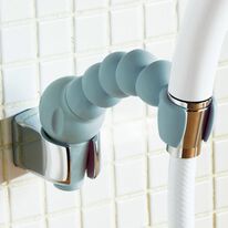 「ヘッドの向きが自在！ユニバーサルシャワーフック（バス用品）」