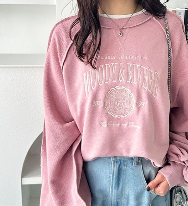 GeeRA（ジーラ）の「リメイク風刺しゅうロゴ裏毛スウェット（カットソー）」｜詳細画像