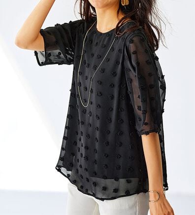 BELLUNA（ベルーナ）の「シアー素材ドット柄ブラウス（ブラウス）」