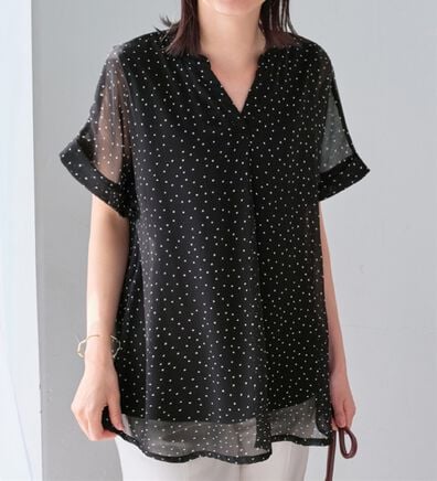 Viola e Viola（ヴィオラ エ ヴィオラ）の「【５つの機能付】すっきり魅せスキッパーＡラインチュニック（チュニック）」