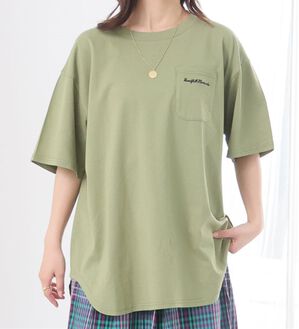A HAPPY MARILYN（アハッピーマリリン）の「【Ｍ～８Ｌ】綿１００％！楽ちん裾ラウンドさらっと涼やかチュニック丈Ｔシャツ（Tシャツ）」｜ライトカーキ