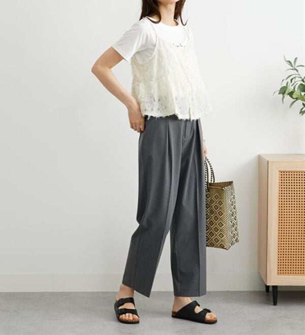 BELLUNA（ベルーナ）の「シフォン素材フェザービスチェ（タンクトップ・キャミソール）」｜詳細画像