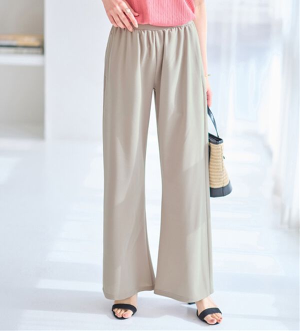 alotta（アロッタ）の「＜６つの機能付＞錯覚美脚！ストレッチワイドパンツ（ワイドパンツ・ガウチョ）」｜グレージュ