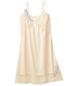 LAVIENNE（ラヴィエンヌ）の「【ラヴィモア】ときめき気分のスリップ（スリップ・ペチコート）」｜クリーム