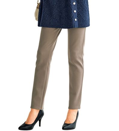 BELLUNA（ベルーナ）の「裏ベロアストレッチ素材レギンスパンツ（フルレングスパンツ）」