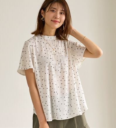 BELLUNA（ベルーナ）の「小紋柄タック使い袖フレアーブラウス（ブラウス）」