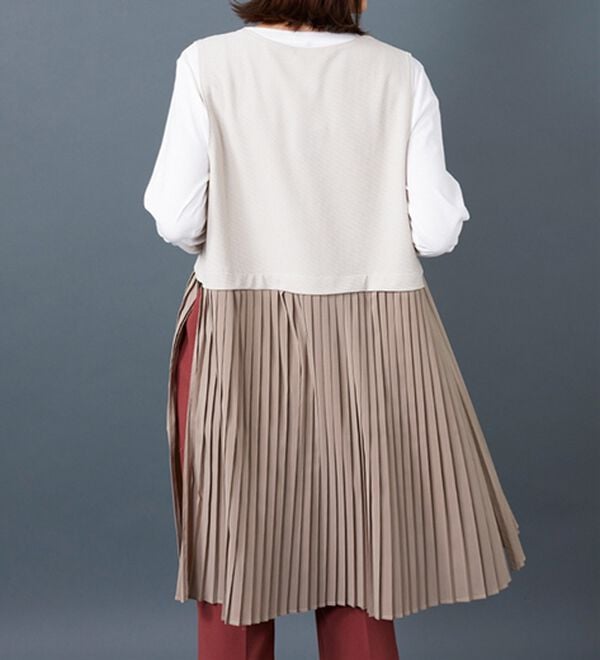 BELLUNA（ベルーナ）の「【Ｌａｇｒｉｌｕａ】異素材切替プリーツロングベスト（ジレ）」｜詳細画像