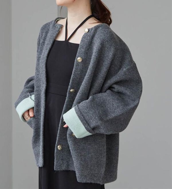 RANAN（ラナン）の「裏配色ゴールド調ボタンニットコーディガン（ニットカーディガン）」｜詳細画像