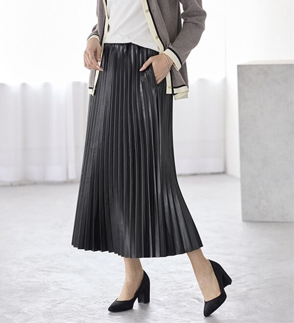 BELLUNA（ベルーナ）の「レザーライクプリーツスカート（ロングスカート）」｜詳細画像
