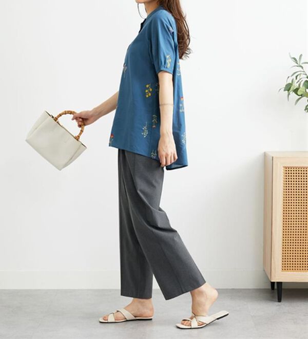 BELLUNA（ベルーナ）の「【Ｌａｇｒｉｌｕａ】花柄刺しゅうデザインチュニック（チュニック）」｜詳細画像