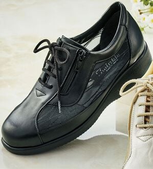 ルフラン（ルフラン）の「４Ｅ牛革涼しげチュールウォーキング（スニーカー）」｜ブラック