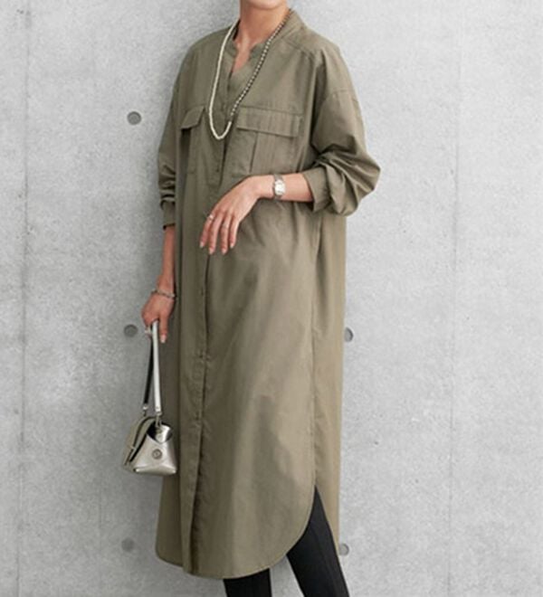 BELLUNA（ベルーナ）の「胸ポケット付キーネックシャツワンピース（チュニック）」｜ライトカーキ
