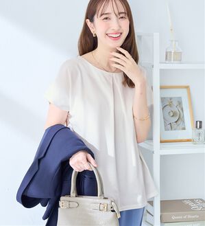 alotta（アロッタ）の「ひんやりタックデザインＴシャツ（カットソー）」｜オフホワイト