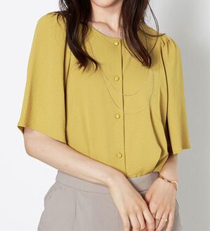BELLUNA（ベルーナ）の「お手入れ楽々！ビンテージ素材ブラウス（ブラウス）」｜イエロー