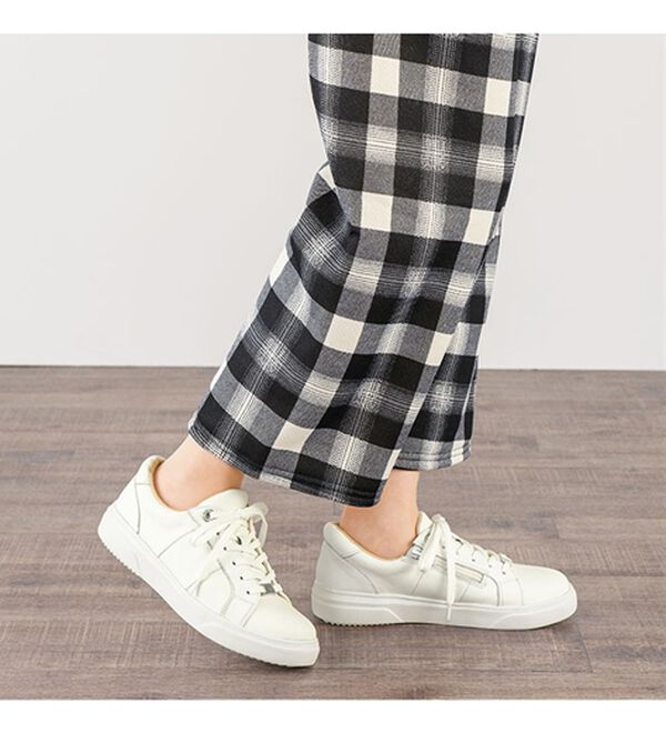 ルフラン（ルフラン）の「エルドベーレ ビジュー金具付レザースニーカー（スニーカー）」｜詳細画像