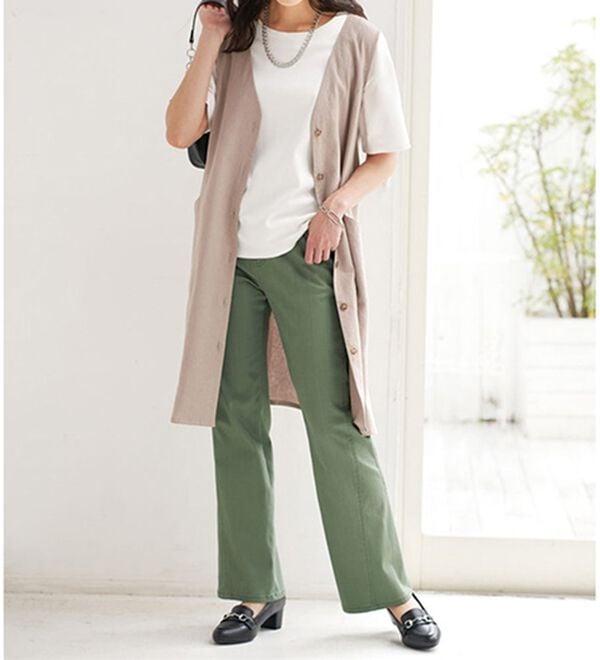 BELLUNA（ベルーナ）の「細見せ！セミフレアーデニムパンツ（フルレングスパンツ）」｜詳細画像