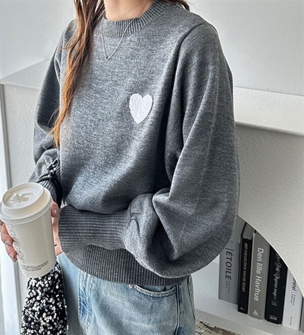 GeeRA（ジーラ）の「ハート刺繍ボリューム袖ニット（ニット・セーター）」｜詳細画像