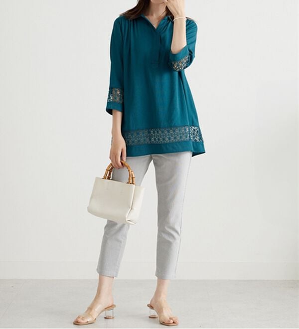 BELLUNA（ベルーナ）の「袖＆裾レース切替シャツチュニック（チュニック）」｜詳細画像