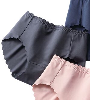 LAVIENNE（ラヴィエンヌ）の「ラインがひびきにくい癒されショーツ（ショーツ）」｜チャコールグレー