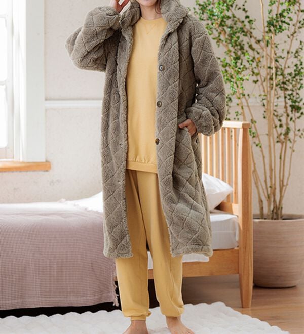 LAVIENNE（ラヴィエンヌ）の「もこもこダイヤフリースガウン（パジャマ・ルームウェア）」｜詳細画像