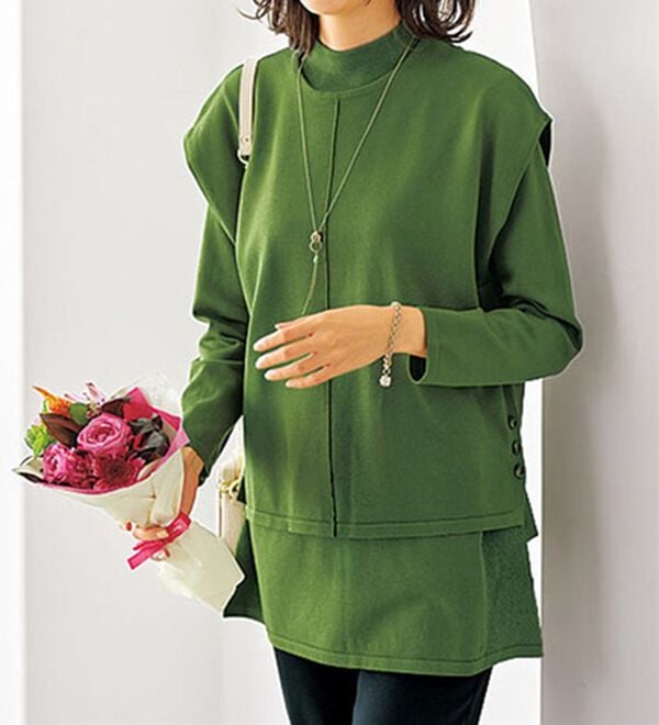 BELLUNA（ベルーナ）の「ベスト付ニットチュニックアンサンブル（アンサンブル）」｜グリーン