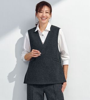 BELLUNA（ベルーナ）の「【セットアップ対応】ウールライク素材Ｖネックべスト（ベスト）」｜チャコール