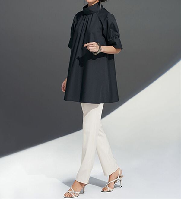 BELLUNA（ベルーナ）の「色焼けしにくい黒！ハイネックチュニック（チュニック）」｜詳細画像