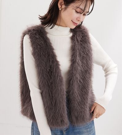 BELLUNA（ベルーナ）の「着映える！ショート丈もこもこファーベスト（ベスト）」