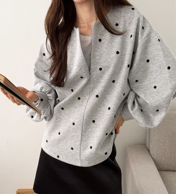 GeeRA（ジーラ）の「ドット刺繍ハーフジップダンボールトップス（カットソー）」｜詳細画像