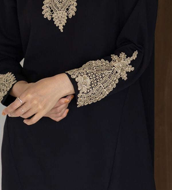 BELLUNA（ベルーナ）の「配色レース使い華やかチュニック（チュニック）」｜詳細画像