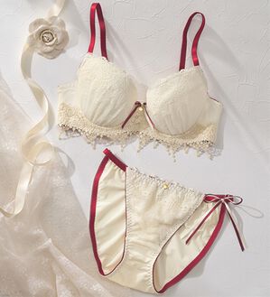 YU'NOW（ユナウ）の「ｔｏ　ｍｅｅブラ＆ショーツ（ブラジャー＆ショーツセット）」｜レッド系その他