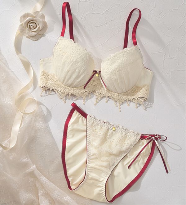 YU'NOW（ユナウ）の「ｔｏ　ｍｅｅブラ＆ショーツ（ブラジャー＆ショーツセット）」｜レッド系その他