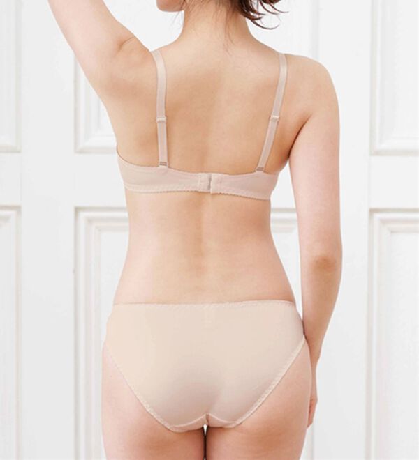 LAVIENNE（ラヴィエンヌ）の「すっきり美胸のブラ＆ショーツ（ブラジャー＆ショーツセット）」｜詳細画像