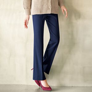 BELLUNA（ベルーナ）の「ストレッチジャカード素材フレアーパンツ（フルレングスパンツ）」｜ダークパープル