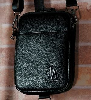 「＜ＭＬＢ＞スマートショルダー（メンズショルダーバッグ）」｜ロサンゼルスドジャース