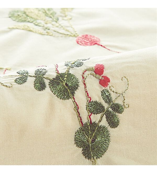 BELLUNA（ベルーナ）の「刺しゅうデザインゆったりプルオーバー（カットソー）」｜詳細画像