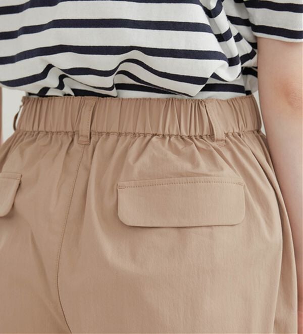 BELLUNA（ベルーナ）の「サラリ綿混ボタン使いキュロットパンツ（その他パンツ）」｜詳細画像
