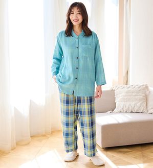 LAVIENNE（ラヴィエンヌ）の「【オーガニックコットン使用】綿１００％Ｗガーゼのルームパジャマ（パジャマ・ルームウェア）」｜ブルー