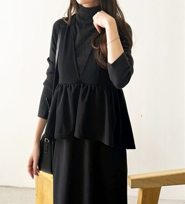 GeeRA（ジーラ）の「【再入荷】楽ちん！ペプラムジャンパースカート（ジャンパースカート）」｜詳細画像