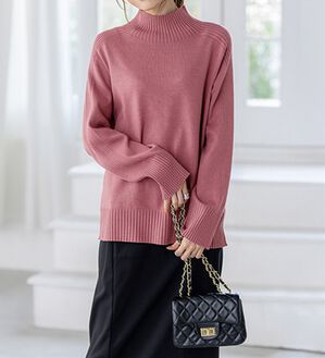 BELLUNA（ベルーナ）の「トレーナーがカジュアルすぎる方に！洗えるリブハイネックニット（ニット・セーター）」｜グレイッシュローズ