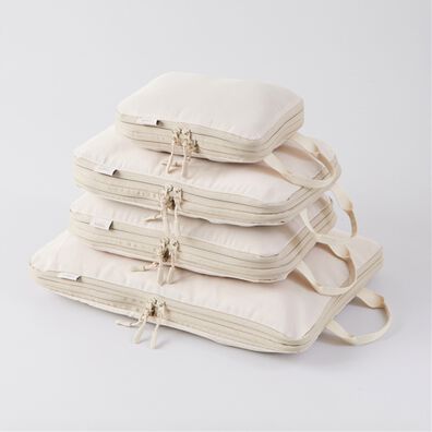 iellio（イエリオ）の「圧縮トラベルポーチ４点セット（その他日用品・趣味雑貨）」